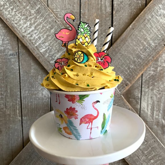 Handmade Tropical Topper with Cup. - Picture 2 of 2
